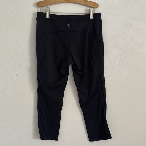 Lululemon capri black leggings w drawstring and pockets Run Mod Moves Crop - Picture 7 of 9
